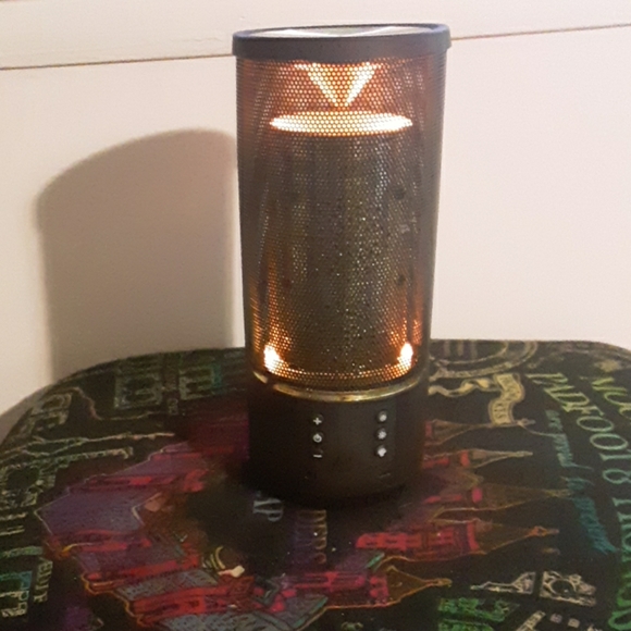 Bluetooth speaker - Picture 2 of 2